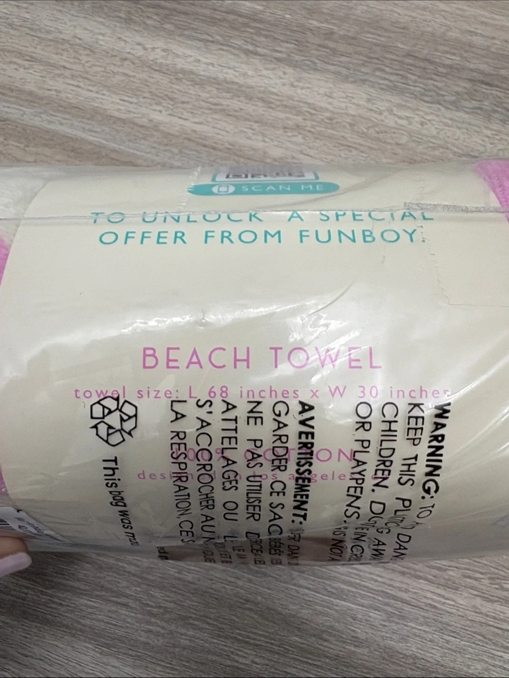 Funboy NWT Poolside Leisure Club Beach Towel Pink Creamy White